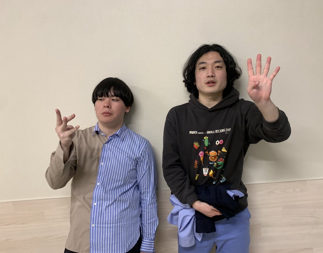 ysmt_fukuoka2's tweet photo. 【帰ってきました！】
なんだか似ている？ #出目金 と
#パスタとパスタ によるツーマン！⤴️💖

このフライヤーをみるたび、EXILEさんのTogetherの「きっとShinin' days どこまでも〜🎶」が頭に流れてきます^ ^
皆様もぜひトゥギャりながらお越しください🌟手売り4人とも もっています！！！◎ https://t.co/b5pdVlkAs6