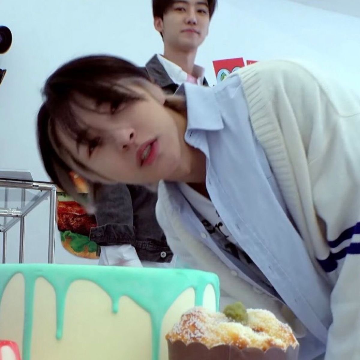 tlqkfttorrl1004's tweet photo. 홍합 물린 머리 저요 저요 제가 너무 보고싶어요 저요 https://t.co/p9BvqmfR3D