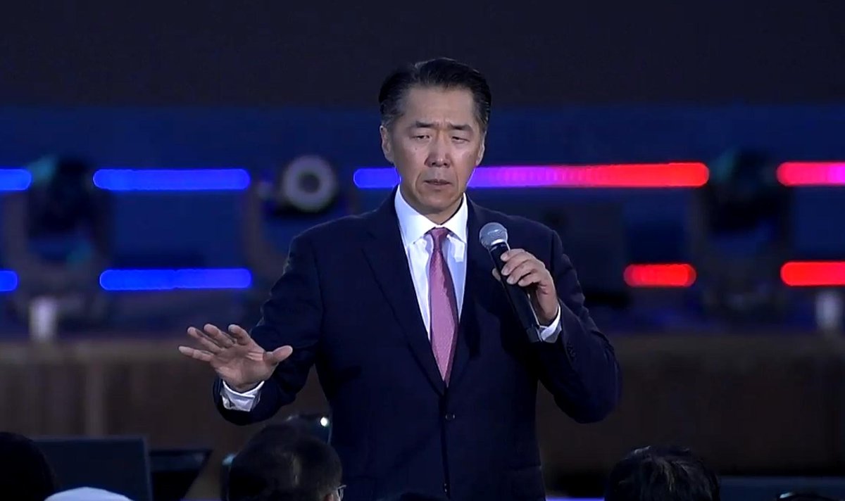 If you are serious about reunification, we need to be united as a people. That is why vision is so important.

Vision is what allows us to be united in terms of our end goal, a free and unified Korea.
#KoreanDream #OneDreamOneKorea #GlobalPeace #koreandream10milcampaign