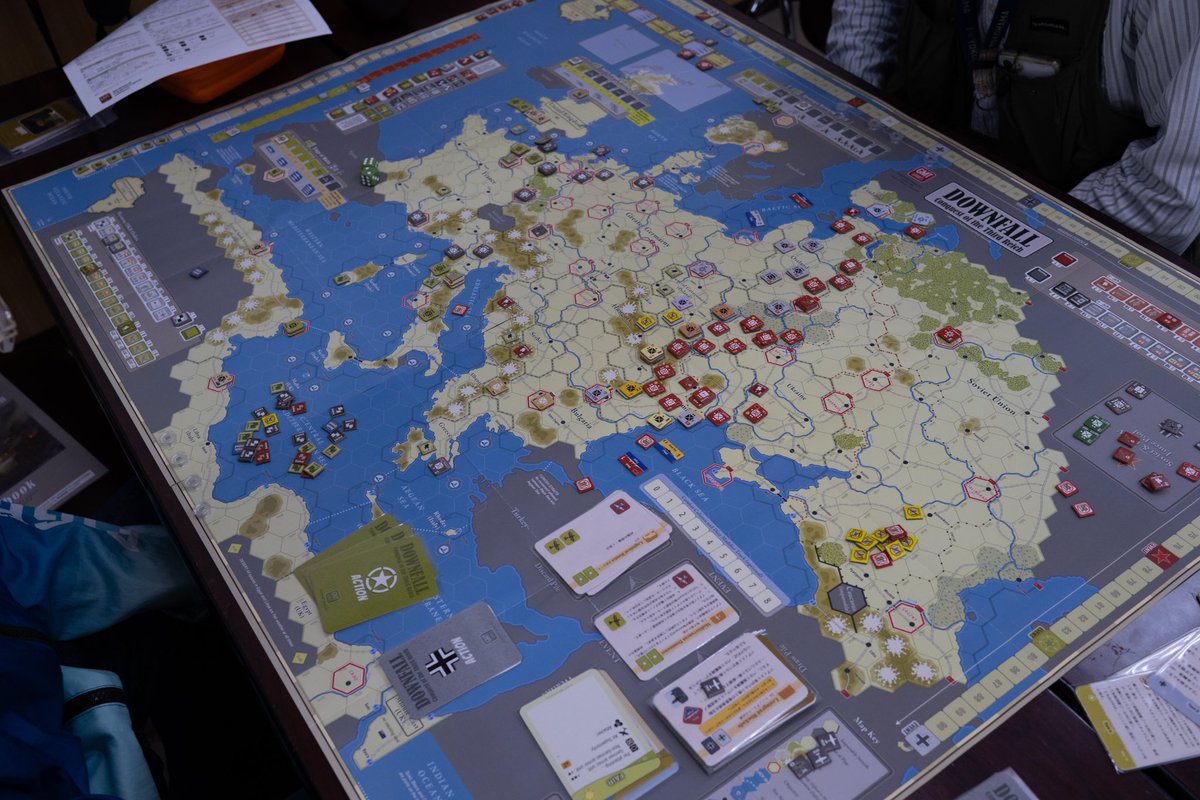 Dublin22923080's tweet photo. YSGA game circle short report (1/3)
Today’s Games
Pictures only
We just drunken
#YSGA
#YOKOHAMA
#ウォーゲーム
#wargames
#ASL
#CompassGames
#HISTOGAME https://t.co/vNPgJqJa0D