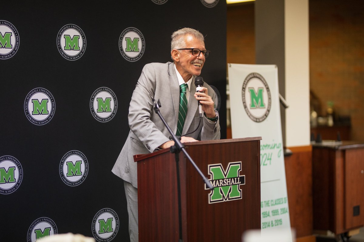 SleepKid's tweet image. Joan C. Edwards School of Medicine Homecoming Weekend- a celebration of those graduates in 1984, 1989, 1994, 1999, all the way to 2014-so many stories, so much success, such a wonderful Family - Go Herd!!! 🧑🏻‍🎓👨🏻‍🎓🥰