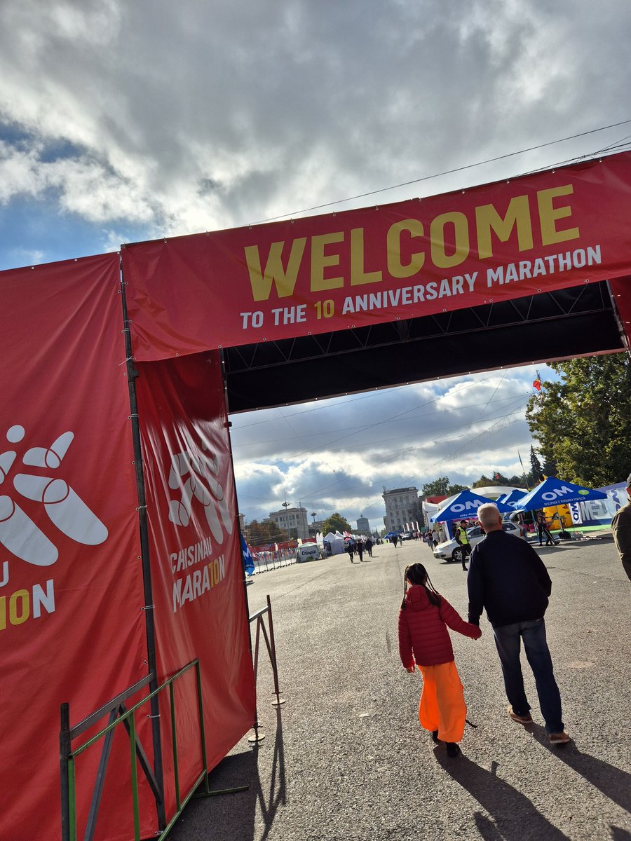 MoniVazquez's tweet photo. UNHCR promoting a healthy lifestyle and refugee inclusion at the Chișinău marathon along with its partners: Intersos and CCR. https://t.co/0z2Qd73I1c