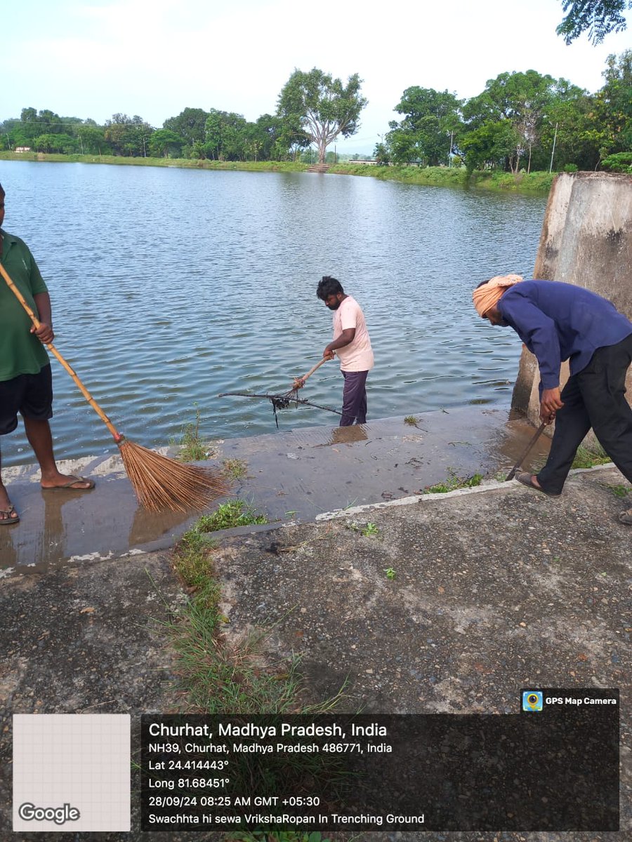ChurhatSwachh's tweet photo. स्वच्छता ही सेवा अभियान अंतर्गत दिनांक 28.09.2024 को स्वभाव स्वच्छता, संस्कार स्वच्छता, के अंतर्गत वार्ड क्र 01में स्थित गुलवासपुर तालाब में सफाई मित्रो द्वारा श्रमदान करके तालाब से ठोस अपशिष्ट निकल कर साफ सफाई की गई #sh2024 #swabhavswachhata #sansarswachhata #swachhatahisewa2024 https://t.co/B3pBEGEe9r