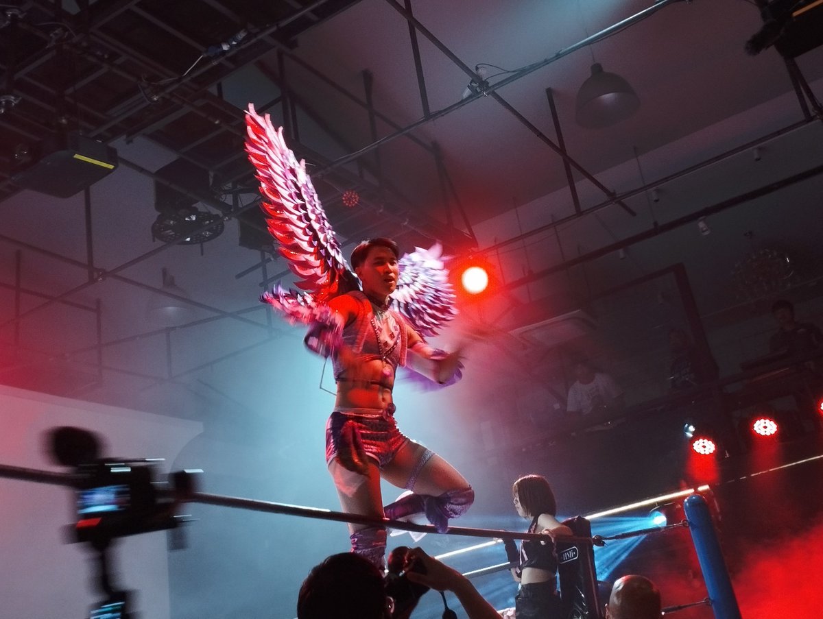 akirasunlightmy's tweet photo. #IWAJAPAN offers
⚠️ The Crazy Beauty Death match ⚠️
#Monomoth vs #Jeney
#SETUPTH
#CHAOPHRAYAVOYAGE
#มวยปล้ำไทย
#prowrestling
#กรุงเทพฯ
#ประเทศไทยที่น่าอัศจรรย์ https://t.co/uzteI7X2YG