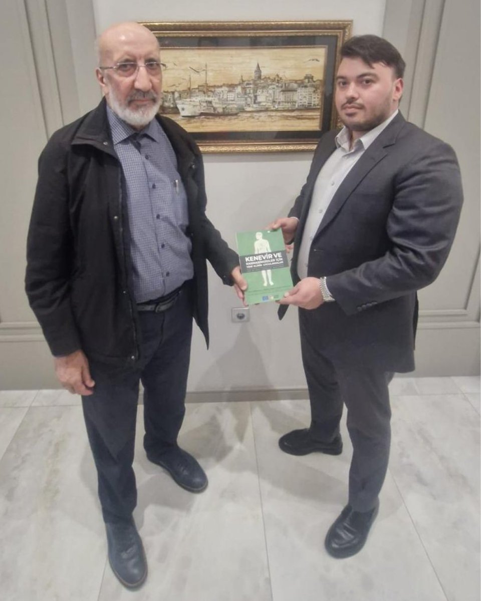#TıbbiKenevir yönetmeliği hakkında Sayın Abdurrahman Dilipak <a href="/aDilipak/">Abdurrahman Dilipak</a> ile görüştük. Hasta hakları ve erişilebilirlik vurgusu yaptık. Çalışmalarımız devam ediyor! #KenevirYasaReformu