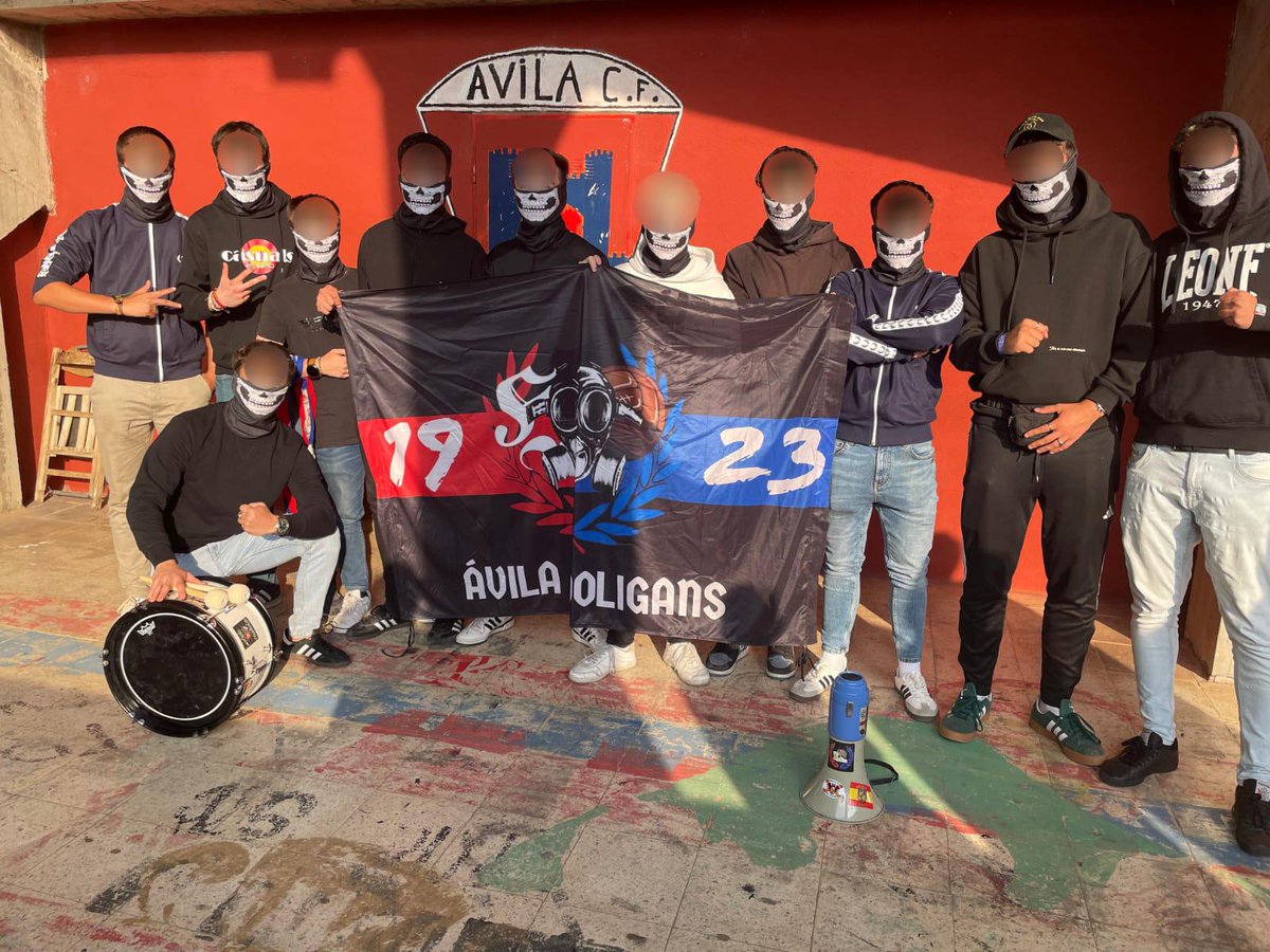 Después de un parón volvimos a las gradas para alentar al viejito, donde el marcador no puedo acompañar pero esto es el inicio de una cosa que esperábamos hacia mucho tiempo,  ahora a seguir luchando en el campo y en las gradas.
🔴¡ADELANTE CAMPEÓN!🔵