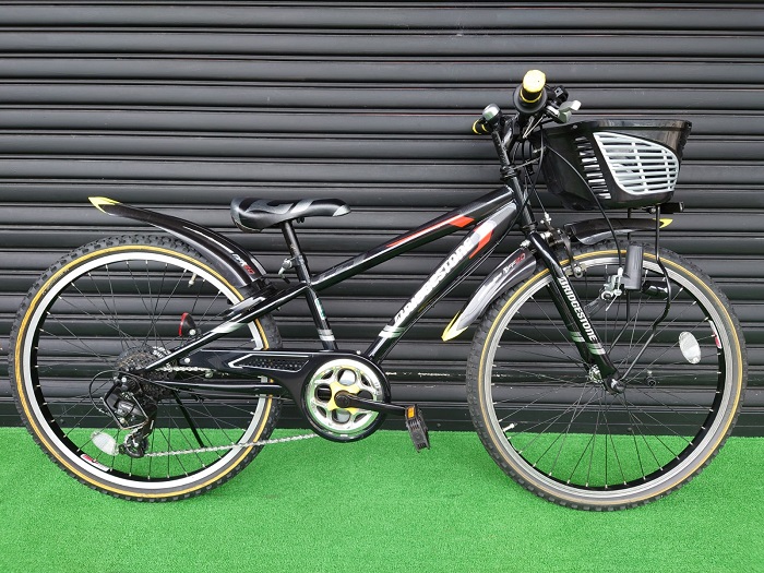 美品 野暮ったく シマノの6段変速 【24インチ 子供用自転車】スピード 