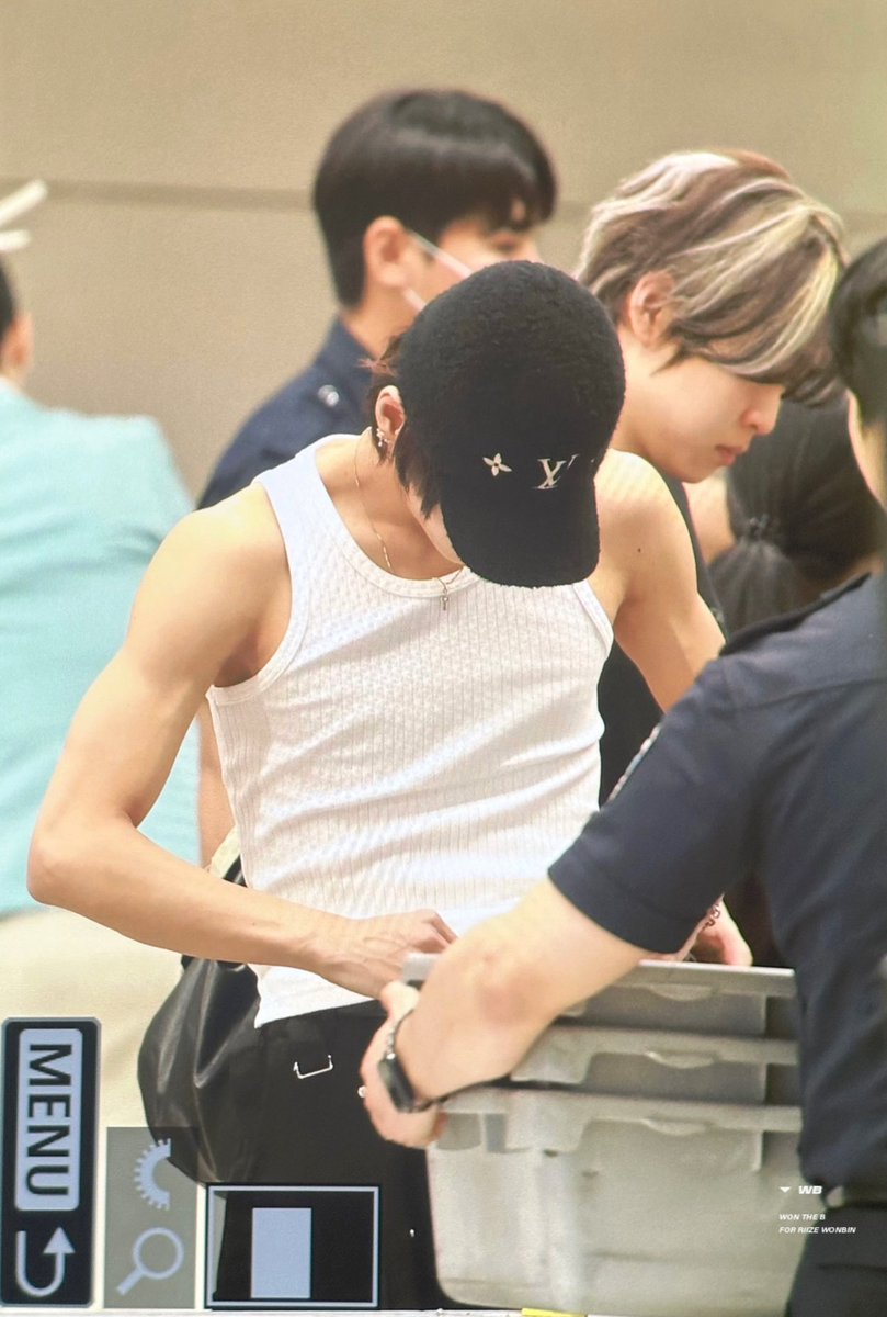 wontheb_rz's tweet photo. 240928 ICN
 #RIIZE #WONBIN #라이즈 #원빈 https://t.co/qqAa95hkbD