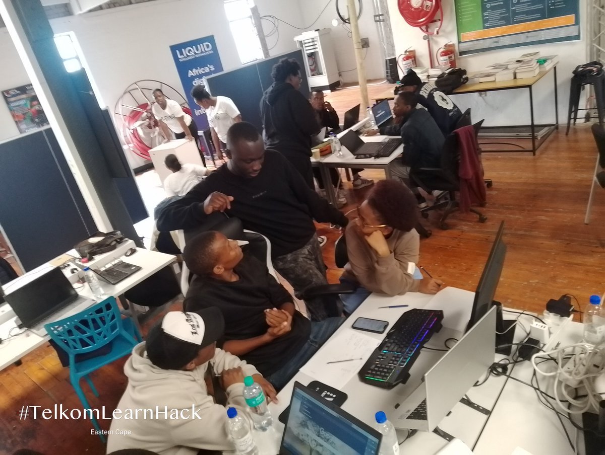 TiyaniTee's tweet image. Mentors currently assisting teams in the ideation process of the solutions at the Telkom Learn Hackathon Eastern Cape. #TelkomLearnHack