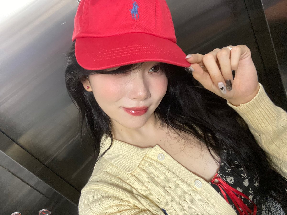 Billlieofficial's tweet photo. [#츠키] 가을 온당❤️

#Billlie_Letter https://t.co/vBveljoUIu