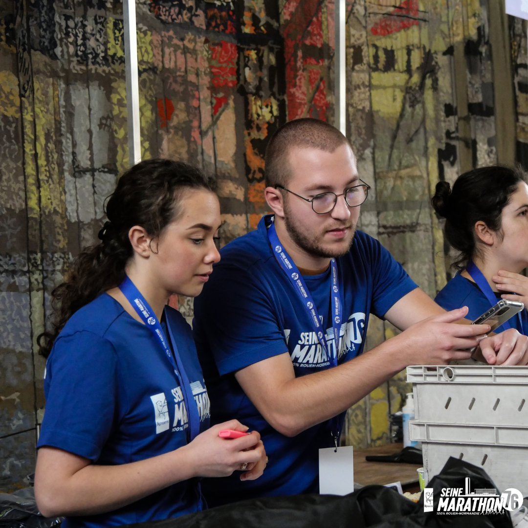 Ils sont là tout le week-end, du retrait dossards jusqu'à la ligne d'arrivée et ont toujours un mot d’encouragement pour vous donner de l’énergie !  

Un énorme merci à nos 836 bénévoles 🥰 qui s’investissent pour faire du Seine-Marathon 76 un bel événement !  #seinemarathon76