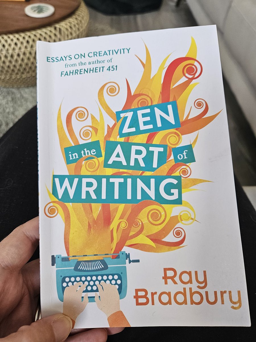 JodieRobins's tweet photo. Why has nobody ever mentioned this book to me?? I hear Stephen King's On Writing recommended all the time (rightfully), but never this, and it's blowing my mind! Like having a brilliant writing tutor in the palm of your hands https://t.co/OEE6pvuxHm
