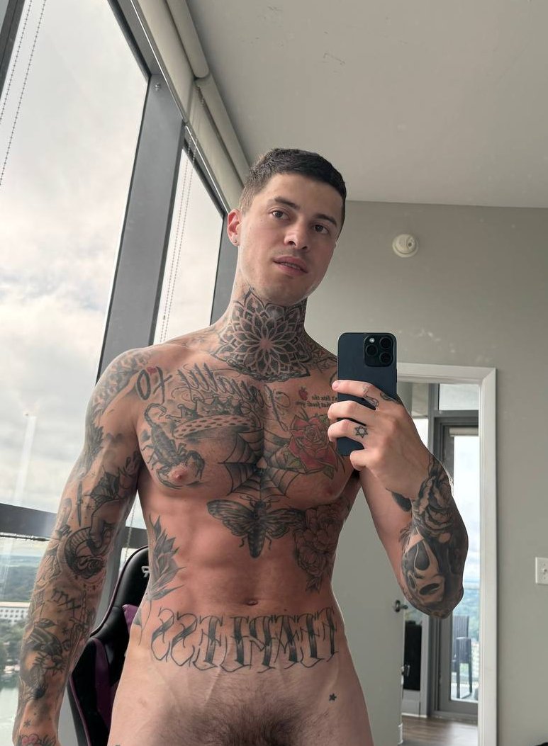 say 'hi' then check your dms for a full pic