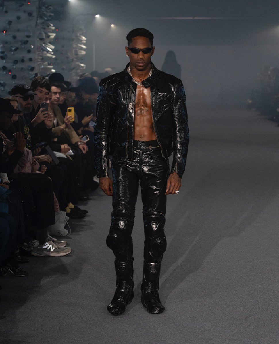 Fleek_Mag's tweet photo. 👤 TRAVIS SCOTT para VETEMENTS https://t.co/7TeSHlsOuw