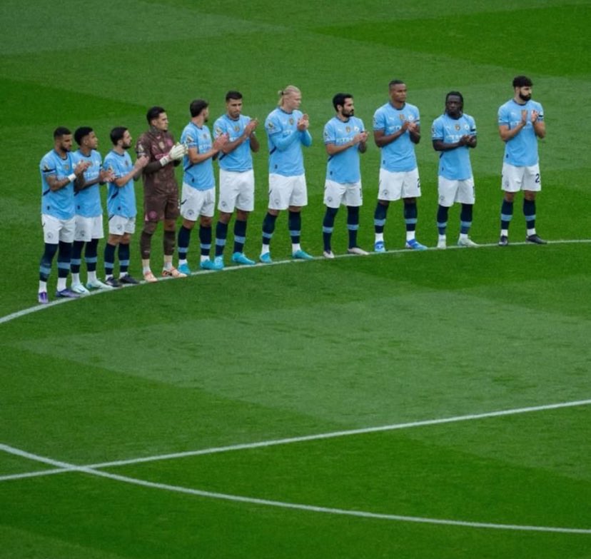 JustH9__'s tweet photo. لقاك يا بهجة أيامي وسعد لياليها
فلا غيرك يعني لي الدنيا وما فِيها 💙
#CityDay #PLDay https://t.co/ru8bwkq9ih
