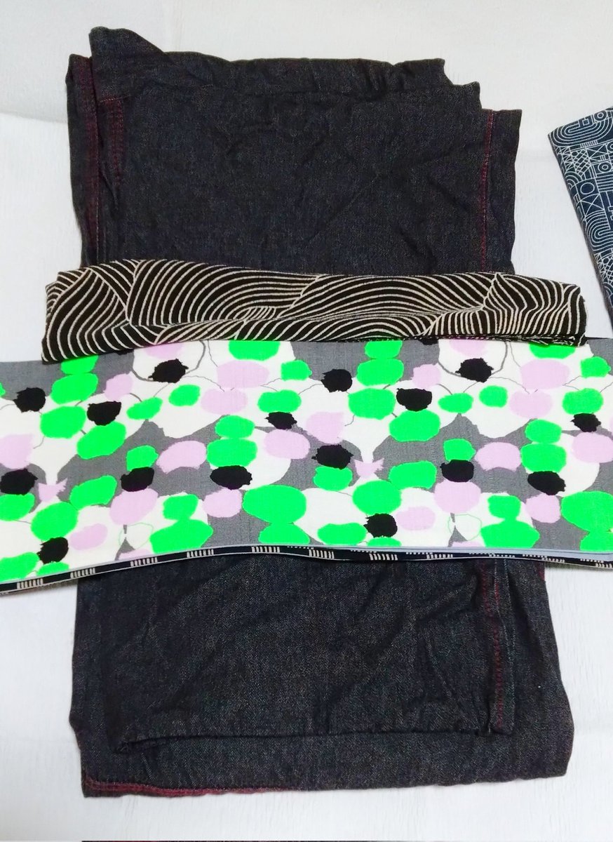 ミミズクヤ福岡店にテンション上がって買い込んでしまいました🙂‍↕️

蛍光グリーンのプレタ着物かわいくない？！一目惚れ✨
半幅帯はデニム着物に合う〜👏

半襦袢、ネットショップの争奪戦で負け続けてたから買えて嬉しい

角帯も以前から気になってた柄🎃
夫への早すぎる誕プレに！（私も使う）