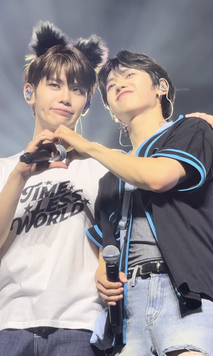 240928 #김태래 #석매튜

BBANGIZ RIGHT IN FRONT OF MY FCKING EYES????