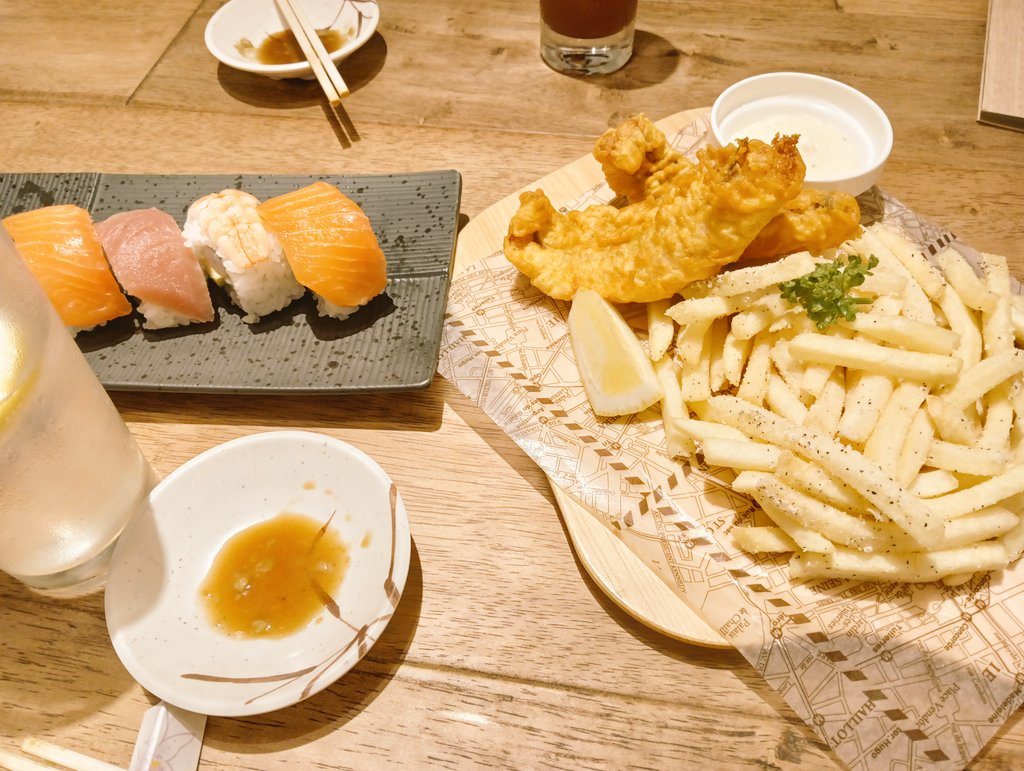jasco02's tweet photo. シーフードレストランバハマのフィッシュ＆チップスが美味かったので近所にできてほしい。すしもパスタも美味かったのでまじでできてほしい。 https://t.co/izCzgurDm7