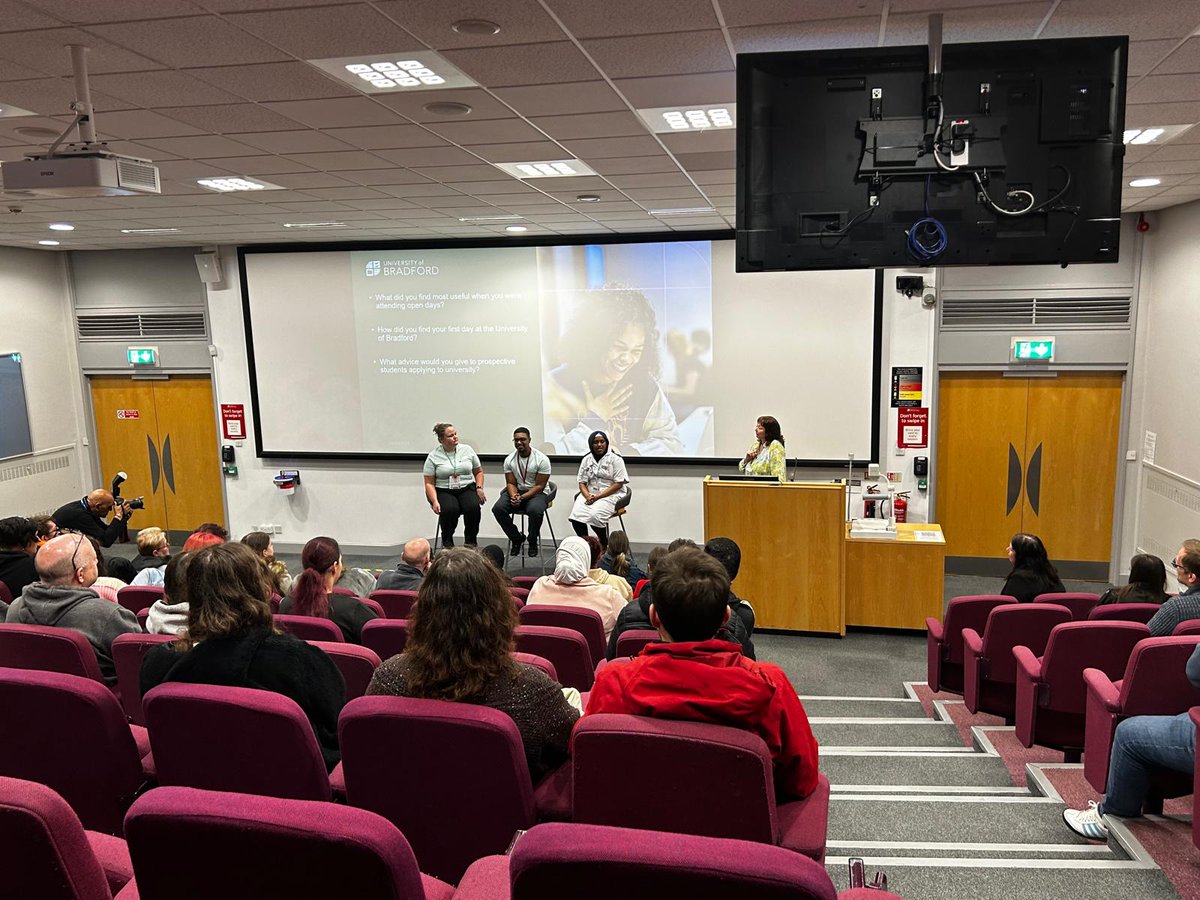 UniBradOutreach's tweet photo. The Open Day is in full swing. We are having a fantastic day. Lots of brilliant talks and tours. https://t.co/NYTbnODQx6