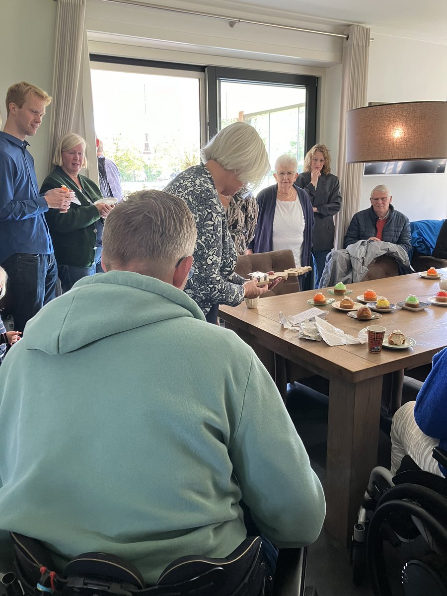 #besteburendag in <a href="/gemhofvantwente/">Gemeente Hof van Twente</a> is altijd een belevenis! Ditmaal werd Helma Linderman-ter Kulve uit Ambt-Delden voor haar niet aflatende Noaberschap terecht beloond! <a href="/Viverion/">Woningcorporatie Viverion</a> Salut. Wonen Delden