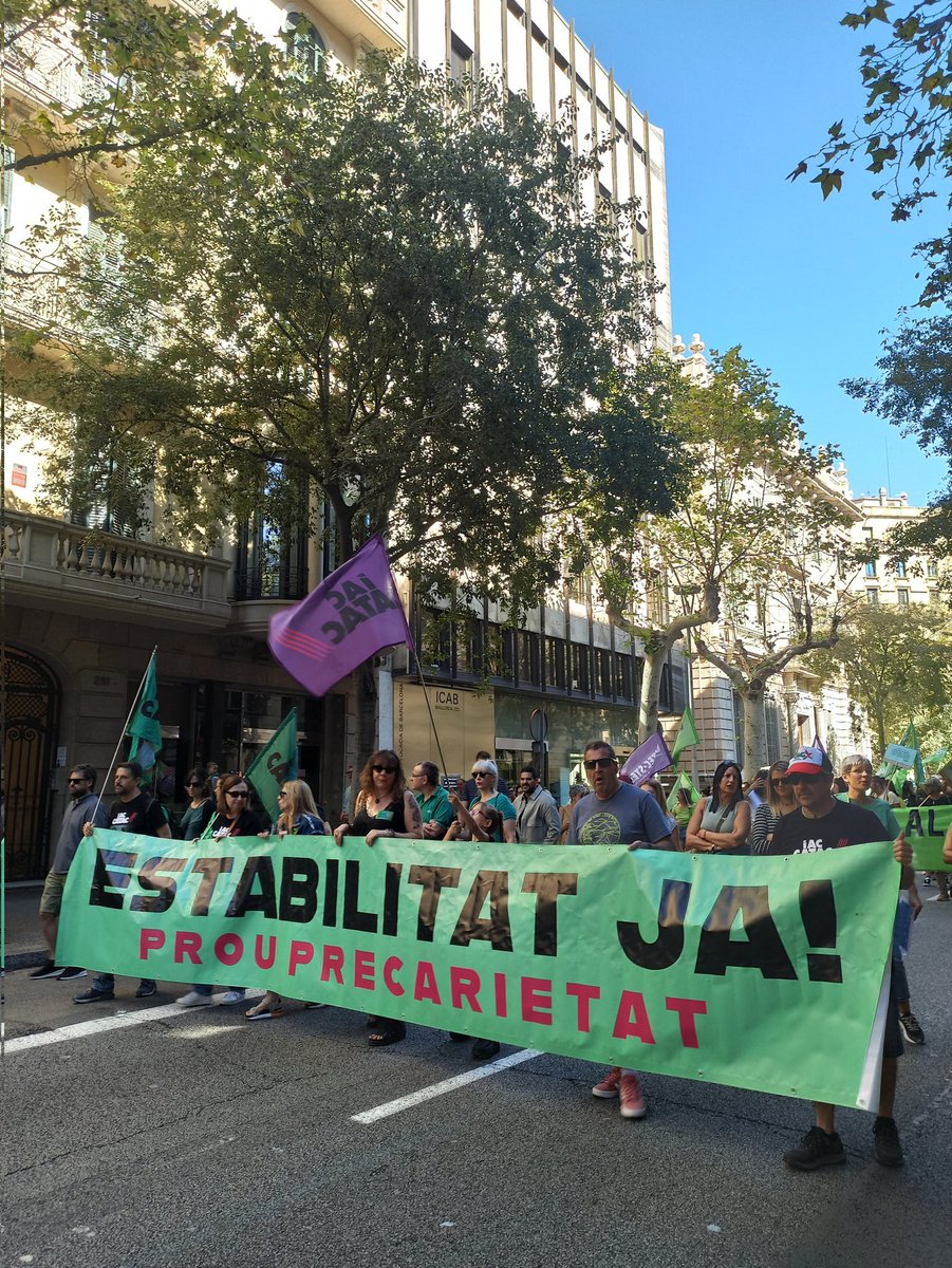 aleixcosta91's tweet image. PROU ABÚS DE TEMPORALITAT 
CAP INTERINA AL CARRER 
PER UNS SERVEIS PÚBLICS DE QUALITAT 

#Estabilització #Fixesa