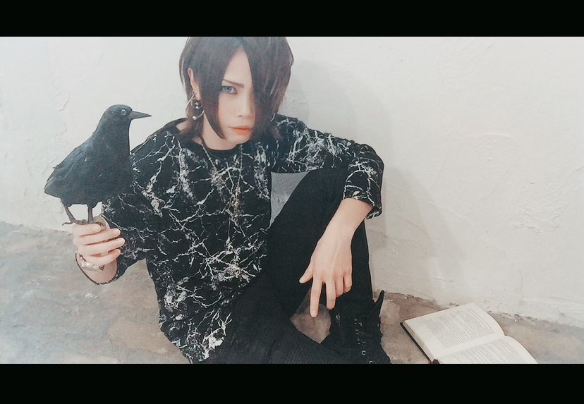 marrowgfry's tweet photo. 他人が放った言葉のナイフで
自分まで自分を傷つけないで

誰かが言った言葉の呪いで
自分まで自分を呪わないで

ちゃんと未来で分かるから
その言葉はその人が

「自分を責めないために、他人を責めた言葉」だと

「その人１人の妄想」だと

ちゃんと未来で分かるから
あなたは幸せになれるから https://t.co/q4GM0eRtbT