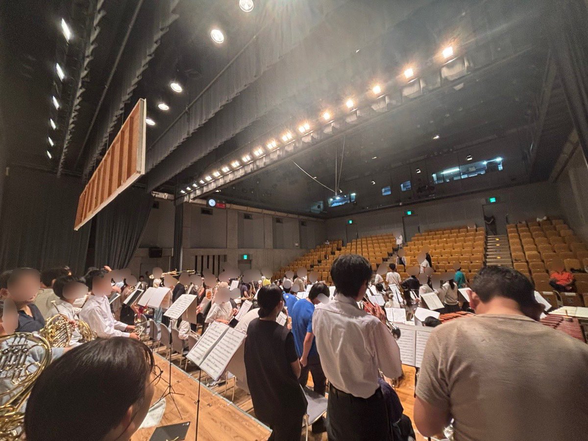 今日は午後から明日の吹フェスに向けてリハーサルを行いました！1枚目はKWOのリハ、2枚目は合同バンドのアンコール曲練習の様子です！
後ほど詳しい明日の予定をお知らせします！様々な団体の素晴らしい演奏が盛りだくさんですのでぜひ聞きに来てくださいね🎶