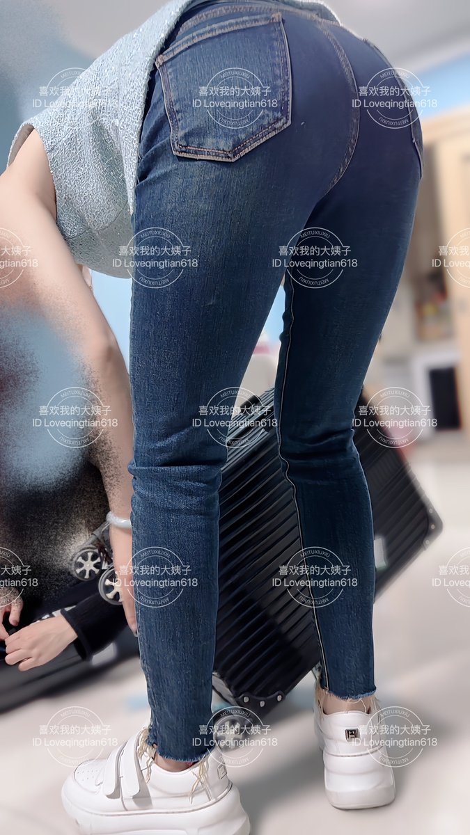 9月28日晚6点50
晚上好兄弟们，刚把两位老婆接回家😁
大姐和我越来越有默契了，老婆在收拾行李箱呢，大姐一开始也在收拾，收拾的差不多了，我是拿着手机拍照的，我说拍个照片发个朋友圈，孩子妈回来了，不用叫外卖了，哈哈
看到这种文案记录有没有一种久违了的感觉，起猛了，老六回来了 https://t.co/LSnxYsvTKw