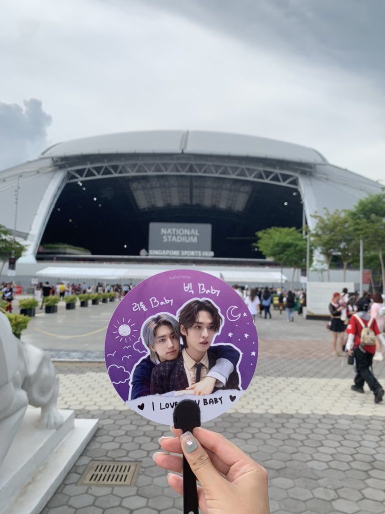 deicalza's tweet photo. (kita suporter emyu) dan juga minsungers ready to DominATE Singapore ❤️‍🔥

#soundcheckVIP
#dominATE_SINGAPORE #dominATE_in_Singapore https://t.co/PmNGkaHZQu