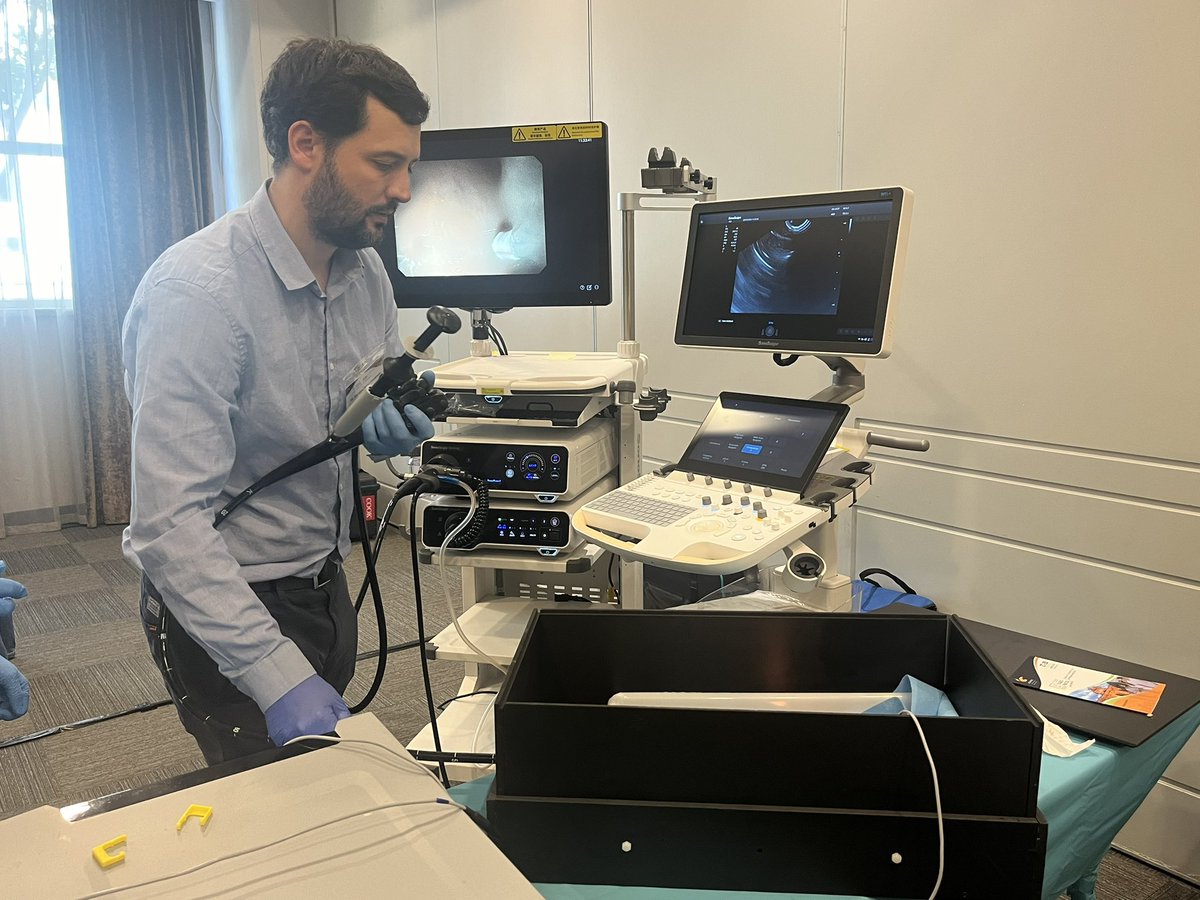 AESPANC's tweet image. Fantástica docencia del Dr. E. Pérez-Cuadrado @EPerezCuadrado en el hands-on del curso de residentes de enfermedades pancreáticas 
#AESPANC #NCP2024
@bostonsci @ERBE