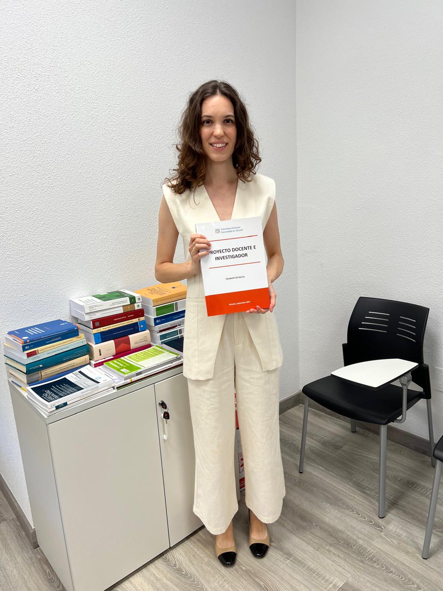 Elizabeth (@_elizabethgil) on Twitter photo Ayer tuve el honor de concursar y obtener una plaza de Profesora Titular de Derecho Financiero y Tributario en la <a href="/UA_Universidad/">Universidad de Alicante UA</a> Muy contenta de la meta alcanzada y agradecida por el apoyo que he recibido de tantas personas desde que inicié mi carrera académica 👩🏼🎓👩🏼🏫 Ayer tuve el honor de concursar y obtener una plaza de Profesora Titular de Derecho Financiero y Tributario en la <a href="/UA_Universidad/">Universidad de Alicante UA</a> Muy contenta de la meta alcanzada y agradecida por el apoyo que he recibido de tantas personas desde que inicié mi carrera académica 👩🏼🎓👩🏼🏫