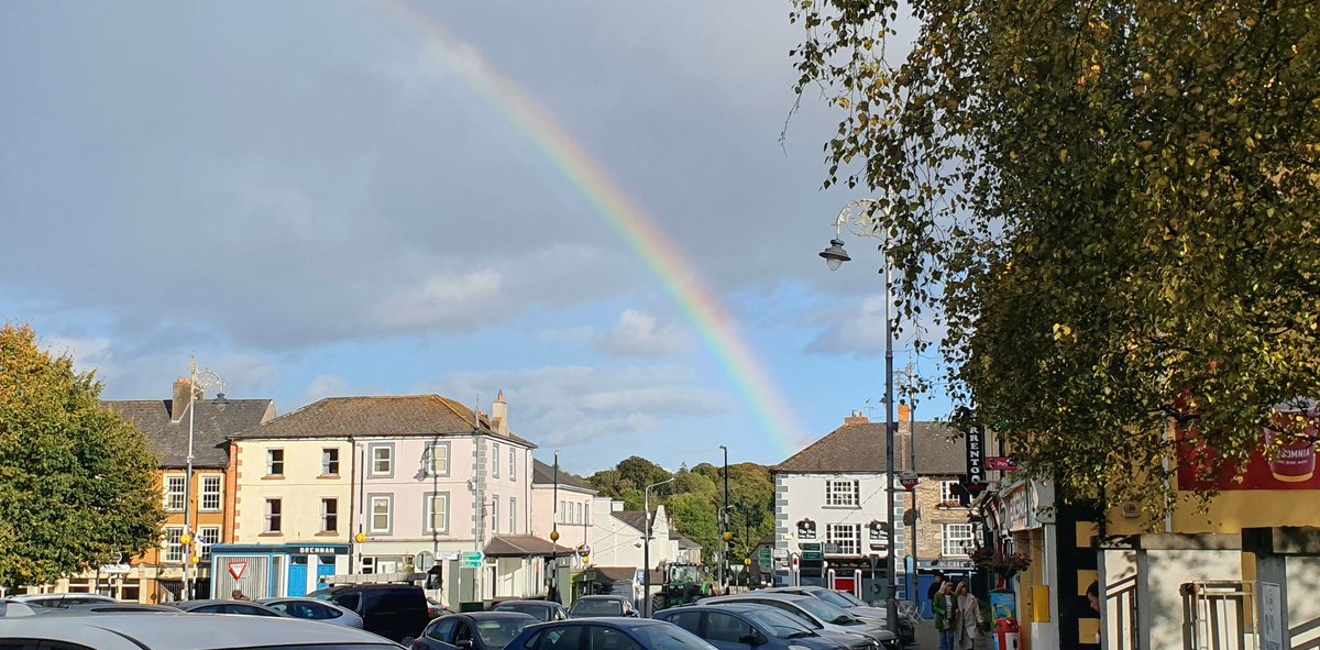 Wfskelton's tweet photo. Rainbow 🌈  over Bunclody and some nice autumnal colours at home near Bunclody. https://t.co/OIwCbbMQrG