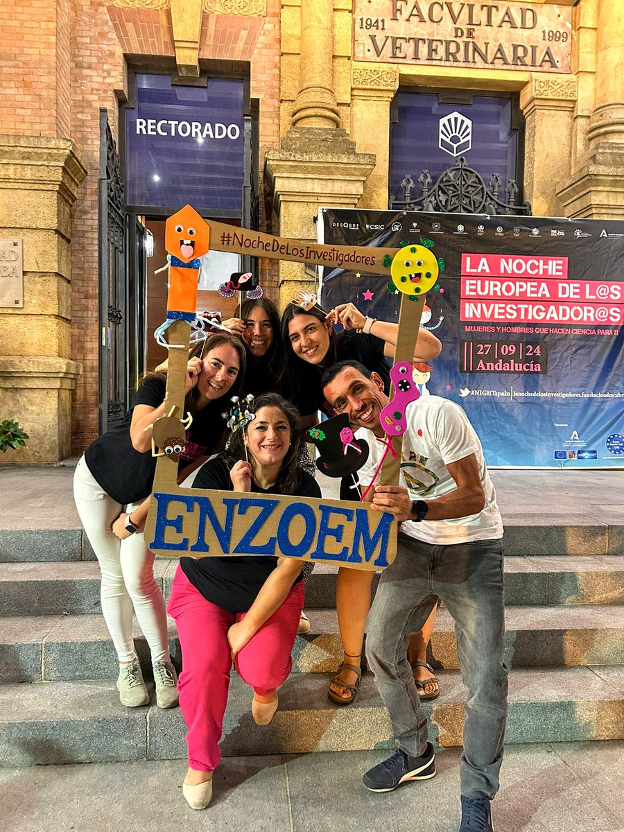 Gran noche de divulgación de la ciencia entre los más jóvenes (y los no tan jóvenes) en los jardines del Rectorado de la <a href="/Univcordoba/">Universidad Córdoba</a> en la #FeriaDeLosIngenios!! #NIGHTSpain 🔬🔝 <a href="/ENZOEM_UCO/">ENZOEM</a> <a href="/CordobaCiencia/">UCCi Córdoba</a>