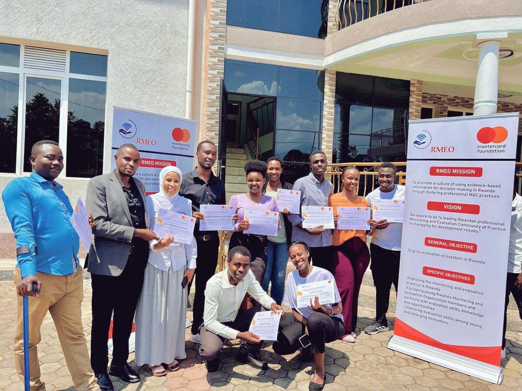 gybn_rwanda's tweet photo. This week, our @GYBN_CBD Rwanda chapter member organizations M&amp;E officers benefitted skills on impact based project monitoring and joining certified Young Emerging Evaluators #YEEs 
Four days training organized by RMEO in partnership with @MastercardFdn 

#YouthinAction https://t.co/umQ7dtjguh