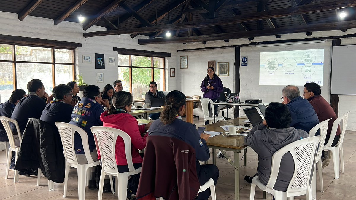 En este momento se lleva a cabo la reunión del consejo nacional Scout, donde se están tratando varios temas y tomando las mejores decisiones para el futuro de los Scouts del Ecuador.