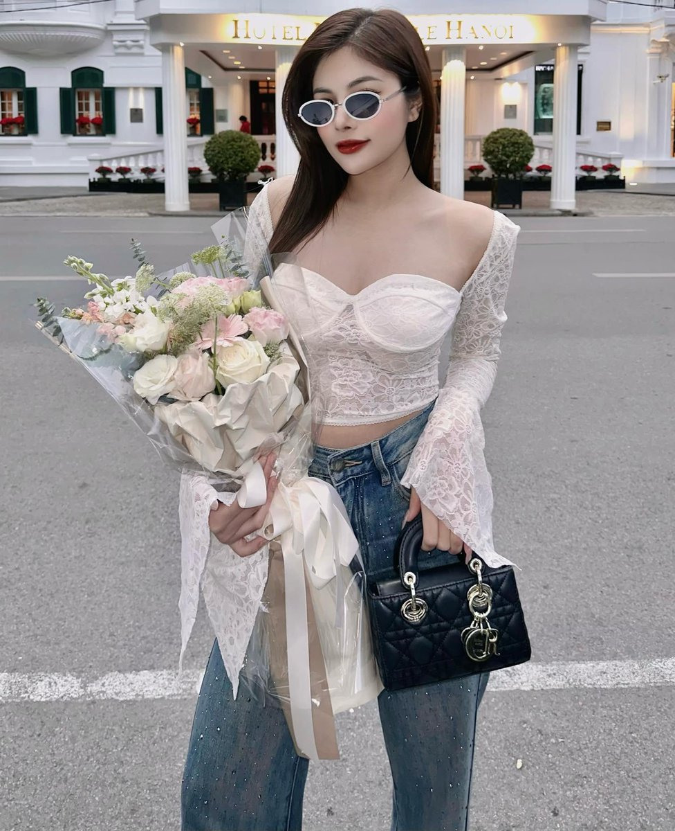 AxelEileen28380's tweet photo. Happy Women's Day 8/3 
Chúc cho một nửa thế giới luôn xinh đẹp và ngập tràn trong tình iu thương https://t.co/lnGFvE3YyU