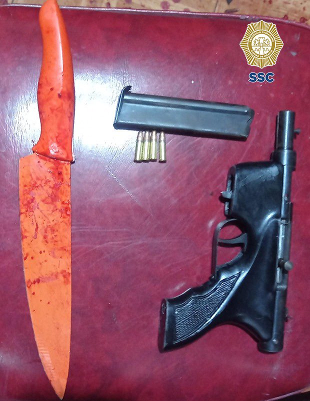 Gracias a la oportuna intervención de mi compañero, el Policía Segundo Martínez, fue detenido un hombre que lesionó con un cuchillo a dos mujeres en <a href="/AzcapotzalcoMx/">Alcaldía Azcapotzalco</a>.

El oficial ingresó a la vivienda, resguardó a las afectadas, solicitó los servicios de emergencia y repelió la