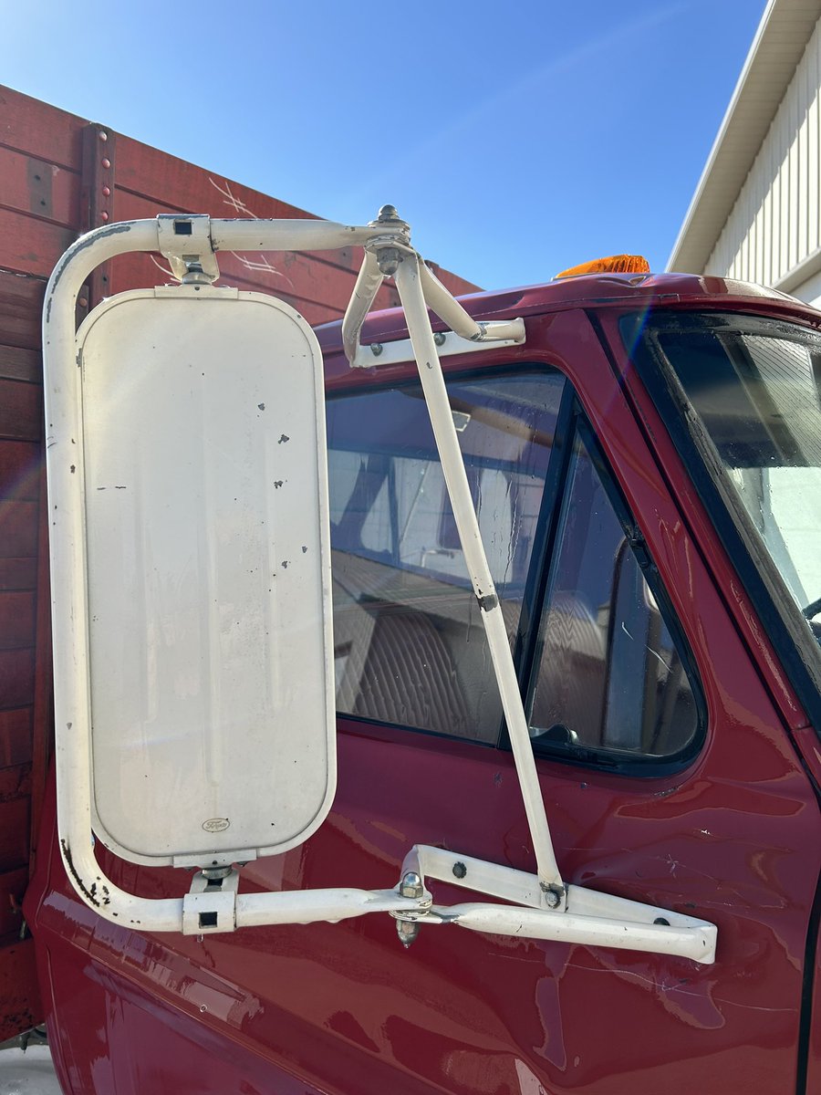 Even the old tornado-dented ladies need #andyclean sometimes :) <a href="/apasztor82/">Andy Pasztor 🧼🧽</a>