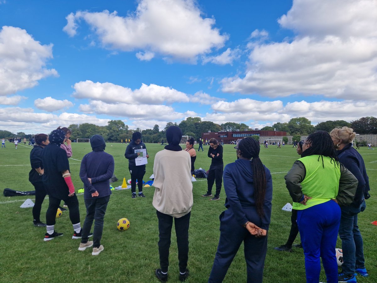 AmateurFA's tweet photo. Great day at the #100FC introduction event, as a new group of women &amp; non-binary coaches start their coaching journey.

We can't wait to see how the group progresses throughout the season, as they become part of the movement to increase the number of active coaches in London. https://t.co/rpUplBfeVf