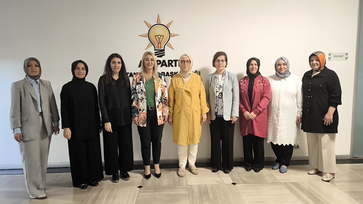 akkadinistanbul's tweet photo. Genel Merkez Marmara Bölge Koordinatörümüz @GercekTekin, İstanbul İl Koordinatörümüz @muallavarol ve Başkanımız @salihademirer, İstanbul’umuz için planlanan çalışmaları görüşmek üzere istişare toplantısı gerçekleştirdi.

Sevdamız İstanbul için aşkla, inançla ve azimle çalışmaya devam edeceğiz.