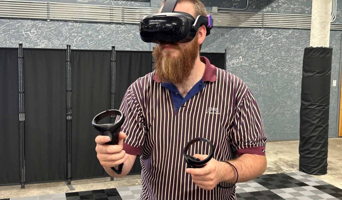 FlipSwitchVR's tweet image. 🎉 Weekend Spotlight: Meet Henry G.! 🎉

Our awesome store manager has been with FlipSwitch VR since day one and brings his passion for XR to every busy weekend. 🌐🎮 Be sure to say hi &amp;amp; thank him for all his hard work! 👏

➡️ loom.ly/6i3mSMs
#TeamAppreciation #VRCrew