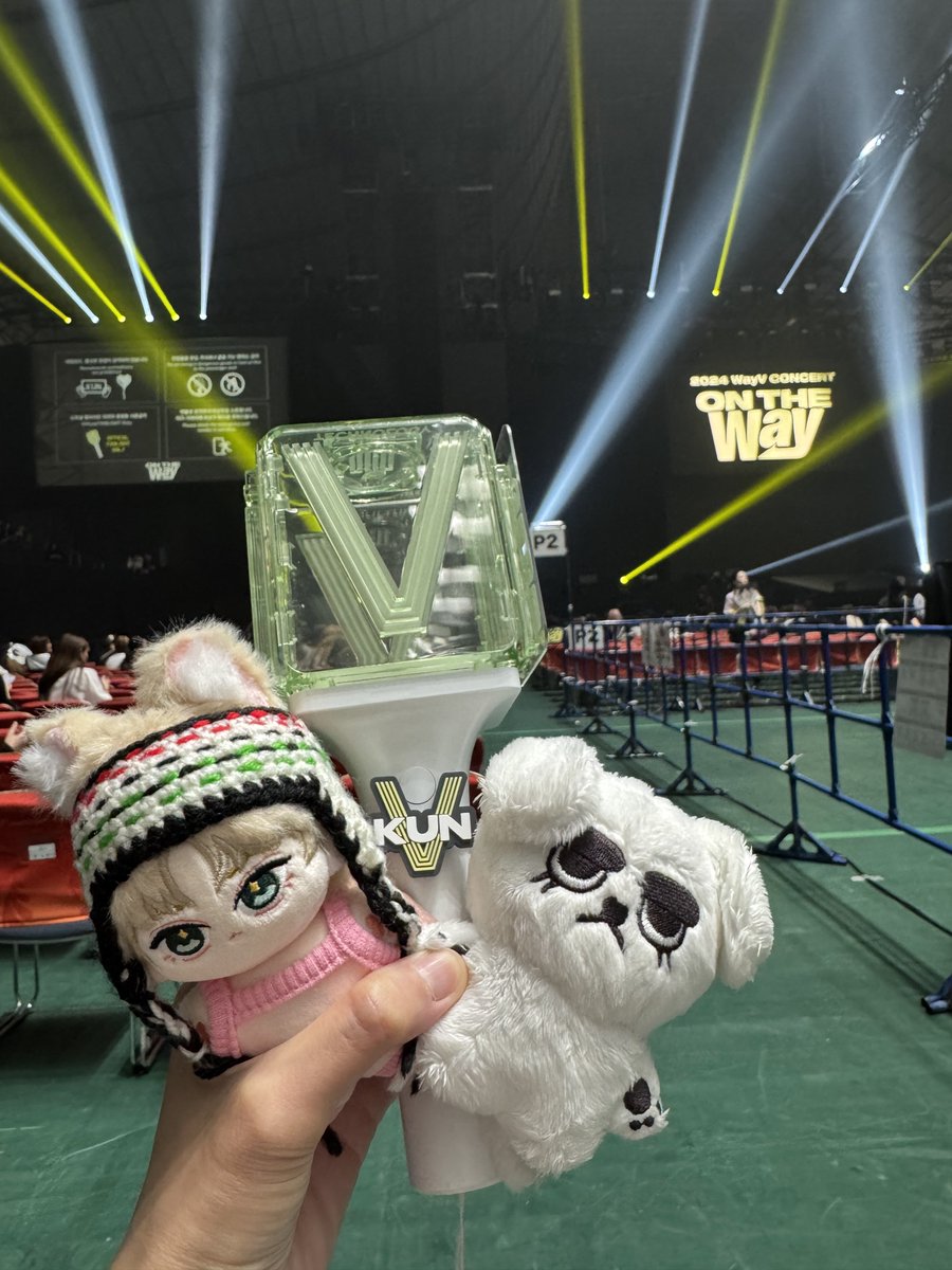 รีวิวคอน WayV 2024 ON THE Way Concert in Tokyo D1

Based on ประสบการณ์คนดูคอนตปทแค่ 3 ครั้ง และสตรีมเพลง WayV เป็นหลัก

ต้องบอกว่าเป็นคอนที่สนุกมกกกกกกกก สมการรอคอยมากๆ เพลงที่วัจนีชอบทั้งนั้น
แล้ว stage performance อย่างสวย ไม่แพ้ยูอื่นนะเอาดีๆ
#WayV #WayV_ONTHEWay_in_TOKYO_Day1