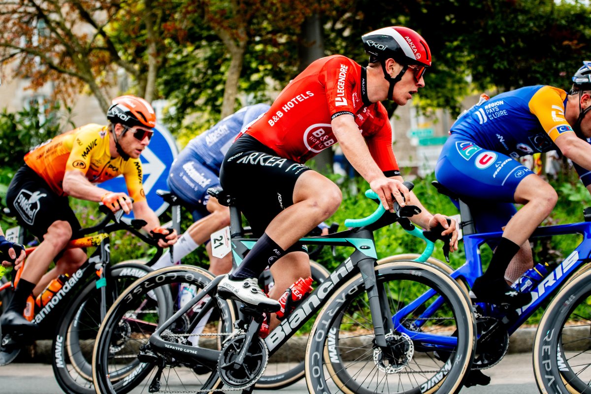Maxime Bouet : « Nous avons vu les maillots "Excalibur" ARKEA-B&amp;B HOTELS toute la journée »

Une journée à l’attaque sur cette deuxième étape du Tour d’Eure et Loir ⤵️
arkea-bbhotels.com/fr/posts/debri…