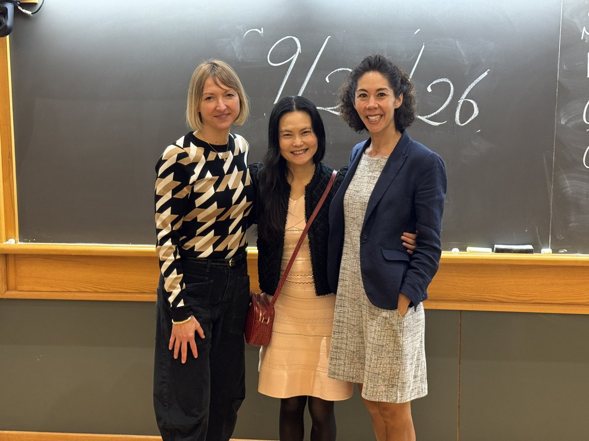 Fantastic stem cell aging session closing out 2024 CSH mechanisms of aging conference-  HSC biology had amazing representation by Danica Chen, Britta Will (and me!). Thanks to Shin Imai, Will Mair, and Meng Wang for all their hard work organizing this great meeting!