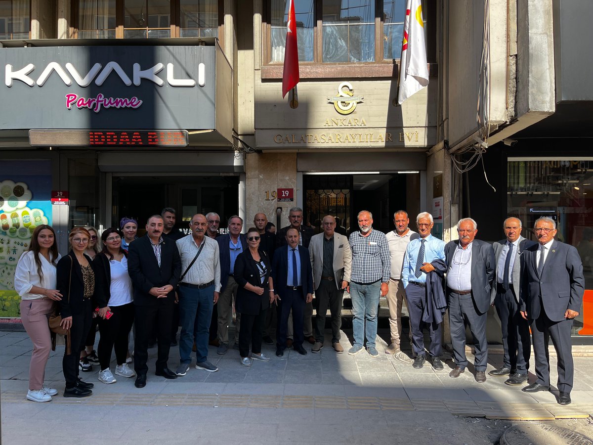 Federasyonumuzun, Ankara Kent Konseyinde bulunan ve yönetimini yaptığı Ticaret İmalat ve Perakende Çalışma Grubu Genel Kurul toplantısı öncesinde Galatasaraylılar Birliğinde yemek organizasyonu düzenledik. Katılım ve destek veren değerli üyelerimize teşekkür ederiz.