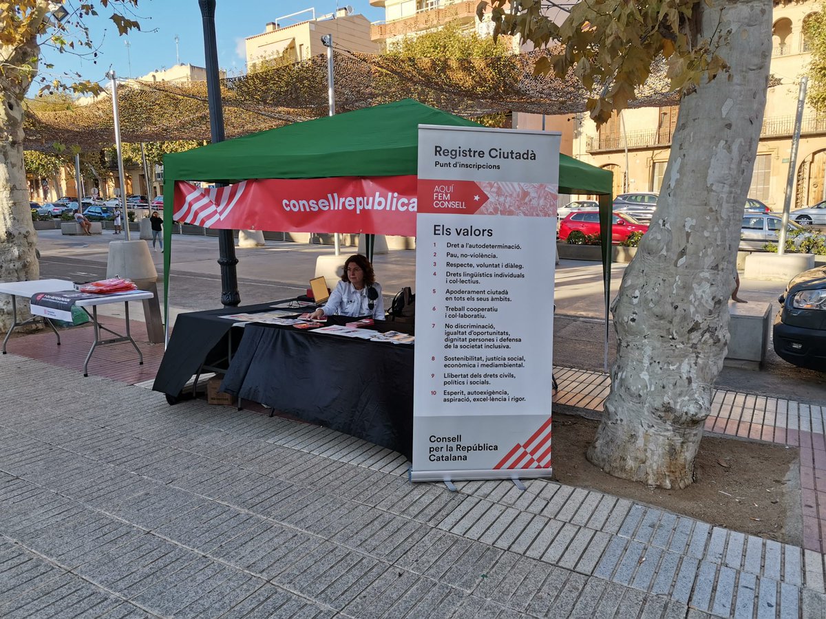 clxrgirona's tweet photo. Presents a l'acte commemoratiu organitzat per @Som1O_

Lluitem, gaudim i guanyem! https://t.co/uKkVoyRssu