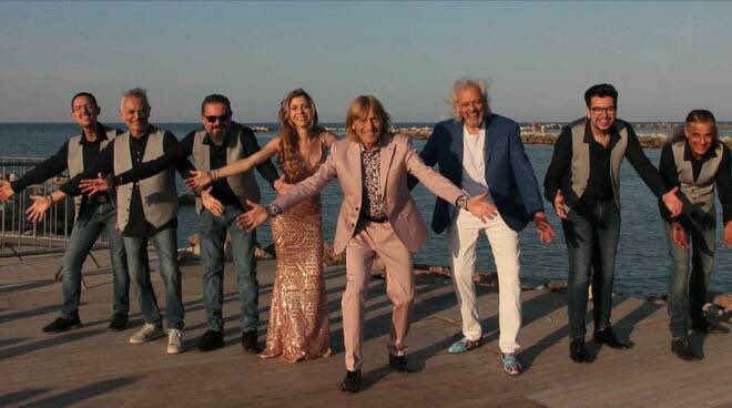 TeatroAlighieri's tweet image. Pronti per 70 Anni #Romagnamia una serata benefica per #Aias in compagnia di #MorenoilBiondo e dell’orchestra grande evento. Domani 29
Settembre ore 21