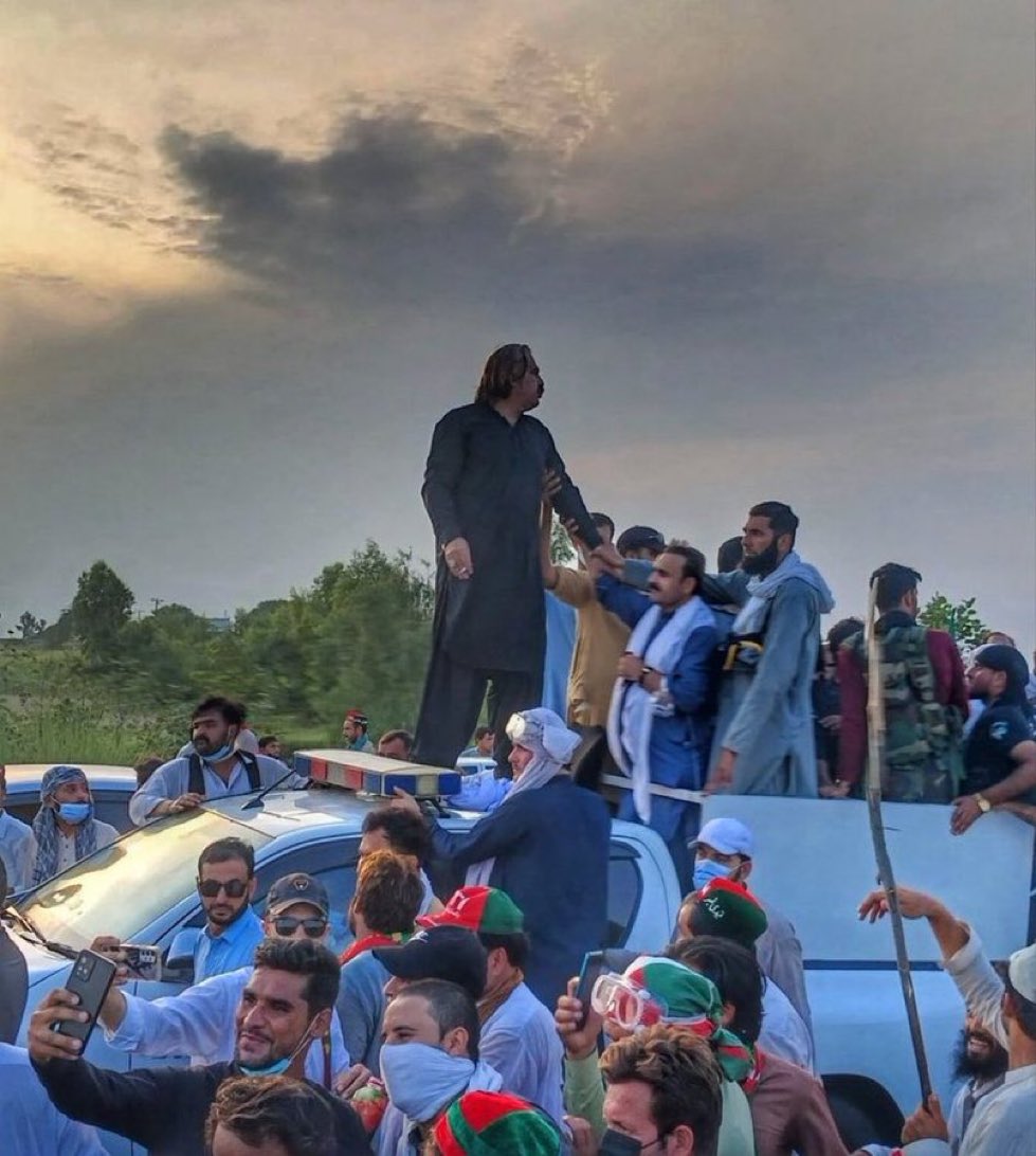 NausheenPirwani's tweet photo. Trust your Kaptaan and his team, understand their strategy, it was just a net practice today. The final match is yet to come! 
The protest was a massive success, goal achieved! #PindiJalsa https://t.co/V2bDKs1opX
