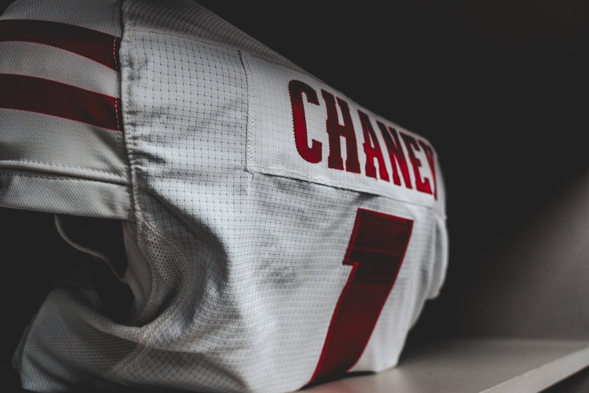 BadgerFootball's tweet photo. road unis ⚪️🔴 https://t.co/SniL99F673