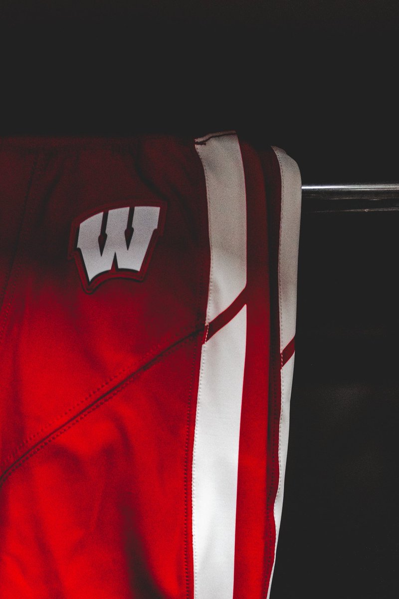 BadgerFootball's tweet photo. road unis ⚪️🔴 https://t.co/SniL99F673